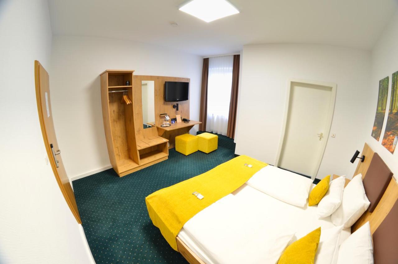 Hotel Am Markt Karlsruhe Exterior photo